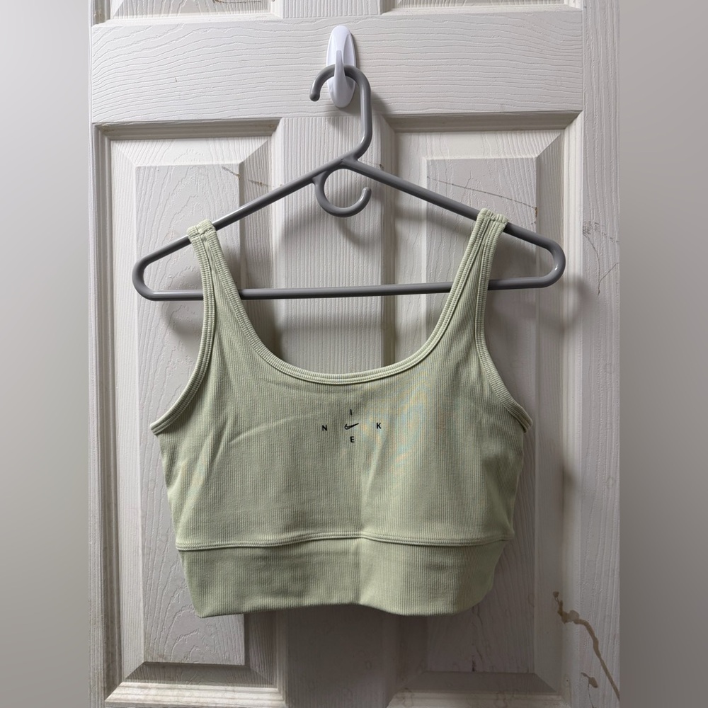 💚💛 Nike Green & Yellow Crop Tops